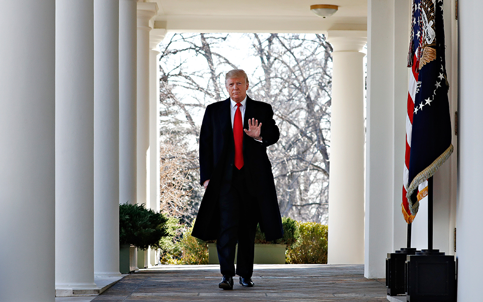 ηπα-ο-τραμπ-υπέγραψε-το-νομοσχέδιο-που-2296551