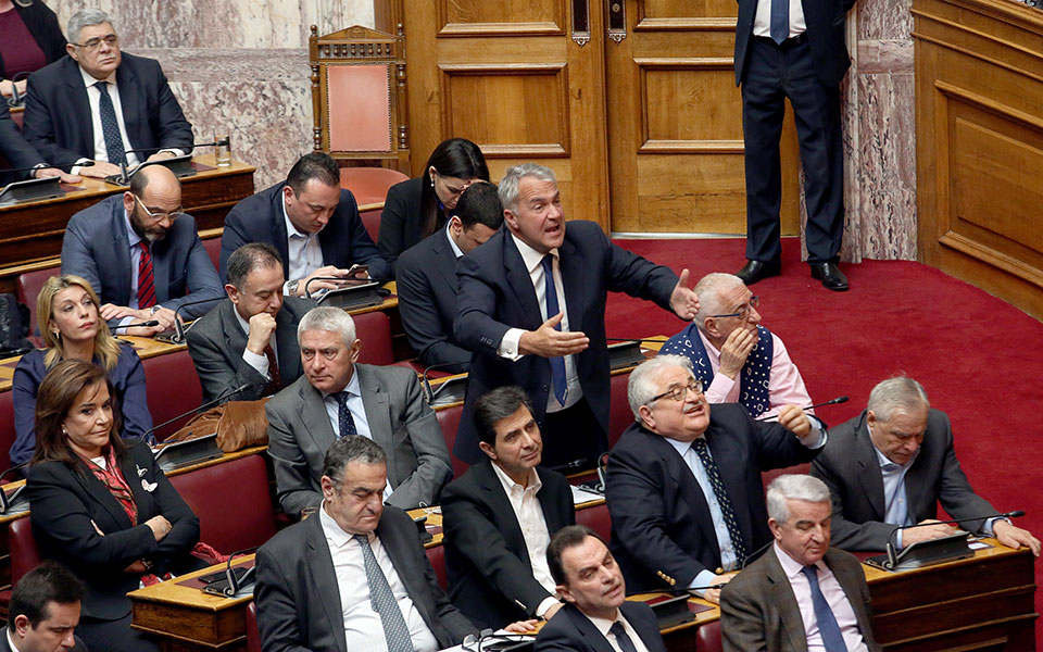 οχι-άλλο-κάρβουνο-σταύρο-2297379