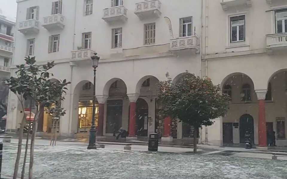 πυκνή-χιονόπτωση-στη-θεσσαλονίκη-βίν-2292926