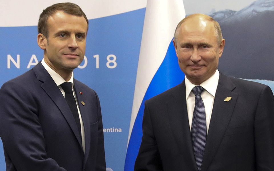 τηλεφωνική-επικοινωνία-μακρόν-πούτ-2291928