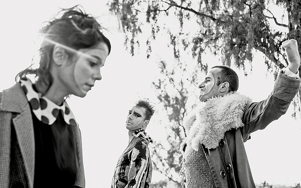 ο-τρελός-φοράει-τακούνια-2294915