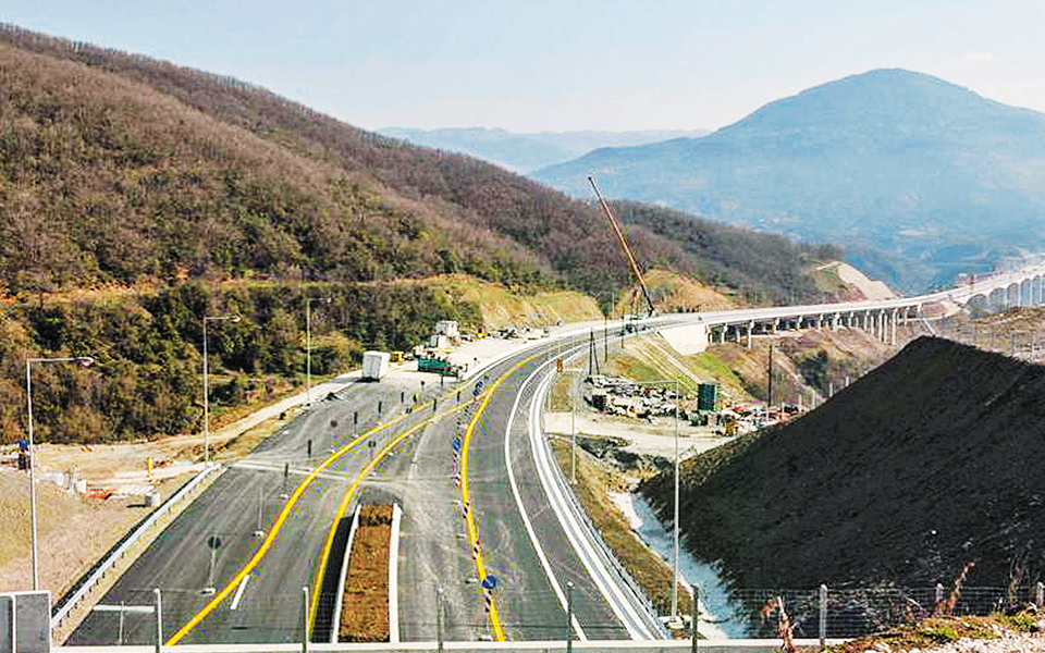 ανεβάζουν-ταχύτητα-τέσσερα-μεγάλα-έρ-2293592