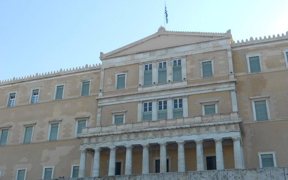 μάχες-χαρακωμάτων-στη-βουλή-για-τις-δι-2295169