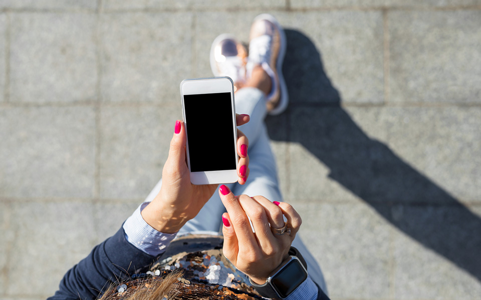 μείωση-στις-τιμές-μερικών-iphone-φέρνει-η-πτ-2297165