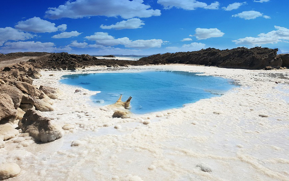 η-απέραντη-νεκρά-θάλασσα-κινδυνεύει-ν-2292061