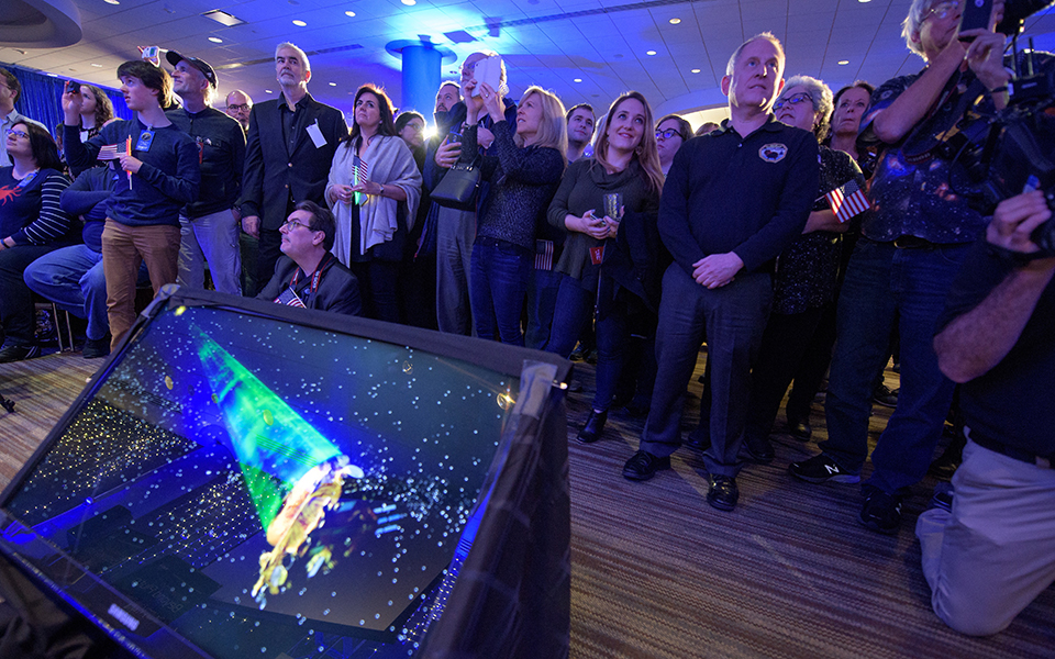 το-new-horizons-επικοινώνησε-με-τη-nasa-η-φωτογραφί-2291837