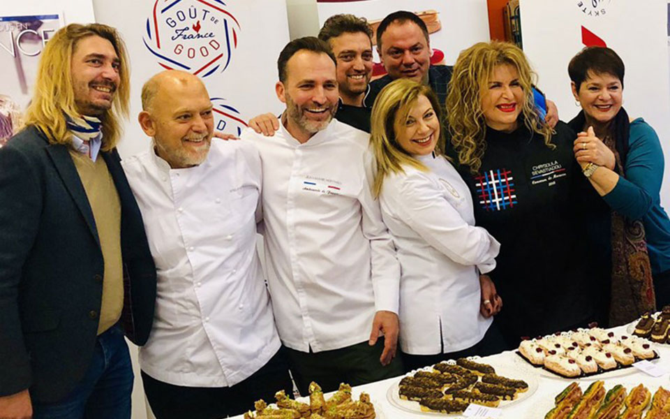 το-γαλλικό-εκλέρ-ελληνοποιείται-χά-2297375