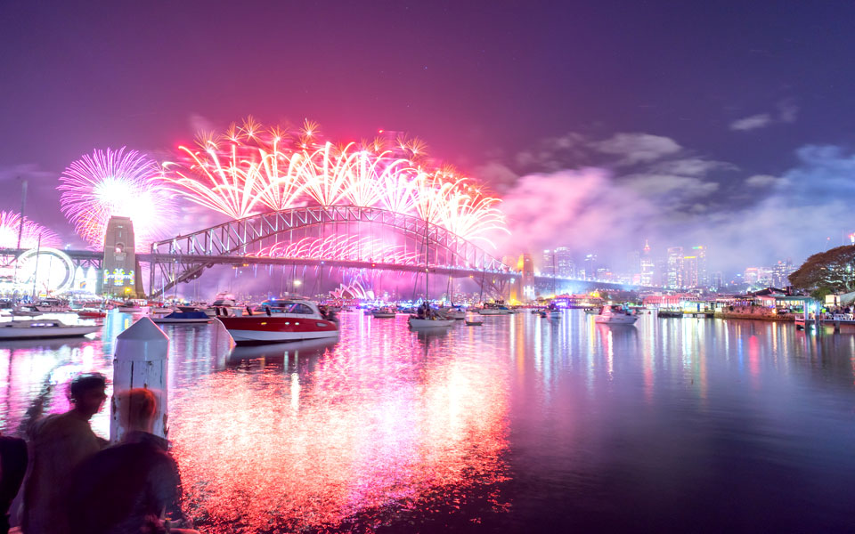 ο-πλανήτης-υποδέχεται-το-2019-2292085