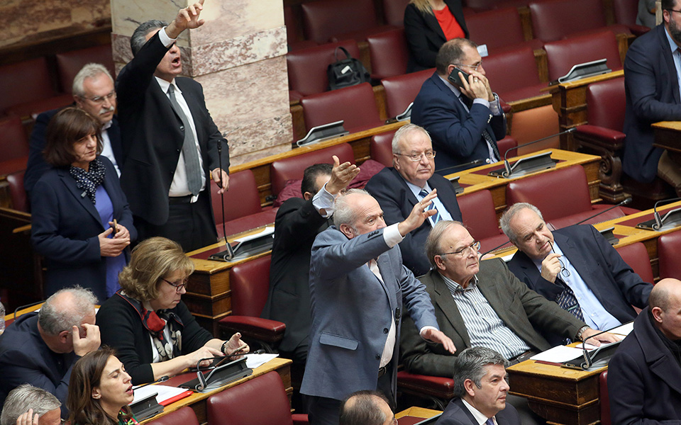 βουλή-προς-ώρας-ισορροπία-τρόμου-2297251