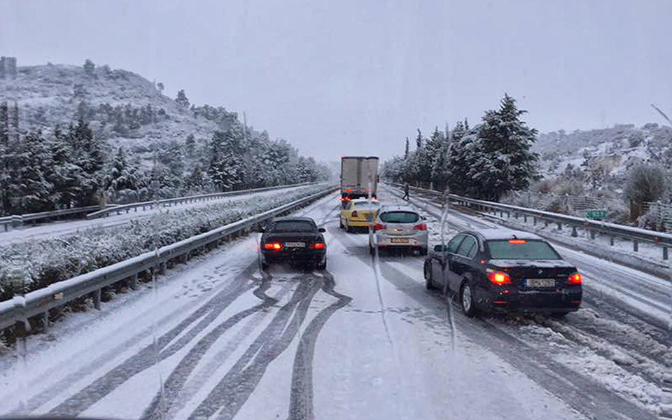 χιονίζει-σε-όλους-τους-νομούς-της-μακε-2291976