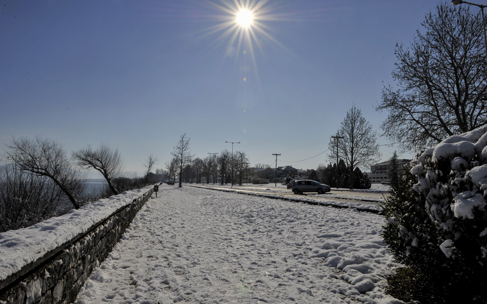 ηλιος-με-πολικές-θερμοκρασίες-ανήμερ-2292538