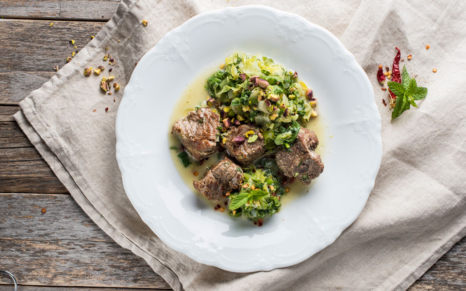 μοσχάρι-φρικασέ-δεμένο-με-αβοκαντολ-2299572