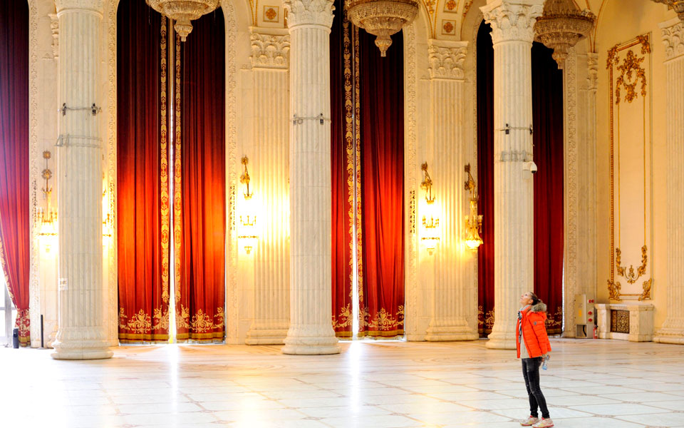 bουκουρέστι-και-κοντά-και-οικονομικά-2299354