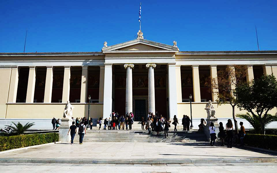 ούτε-εκατό-θέσεις-χωρίς-εξετάσεις-2301907