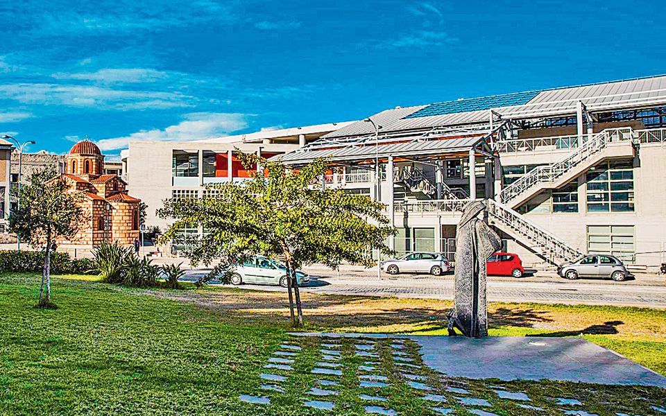 ενα-μέγαρο-μουσικής-αξιώσεων-ολοκλ-2302446