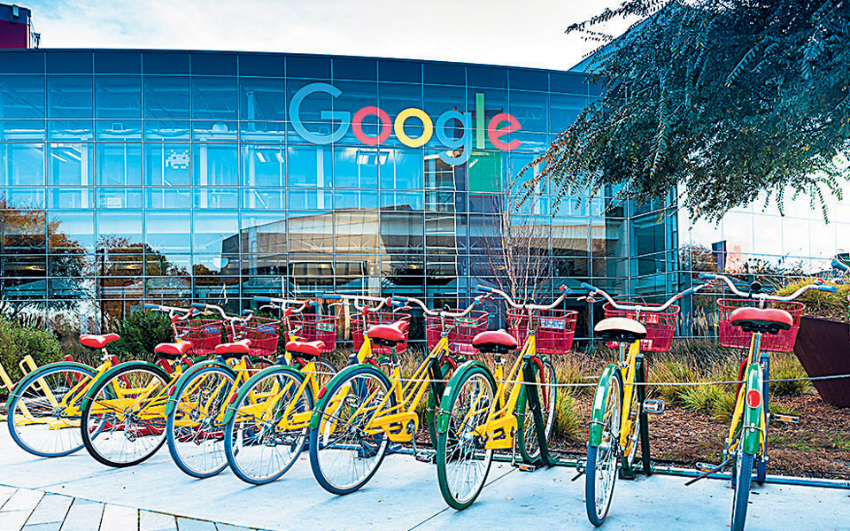 η-υπαρξιακή-απειλή-των-ψηφιακών-κολοσ-2300251