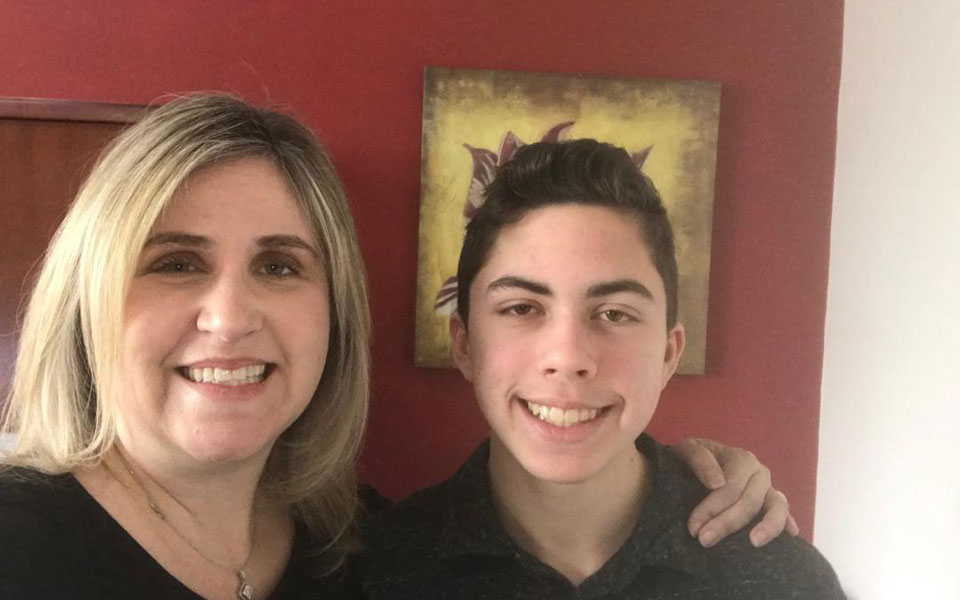 μαμά-το-κινητό-μου-κατασκοπεύει-2300425