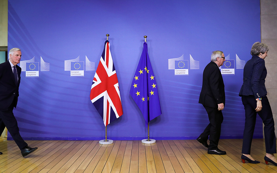 ο-μπαρνιέ-προειδοποιεί-τη-βρετανία-απ-2299392