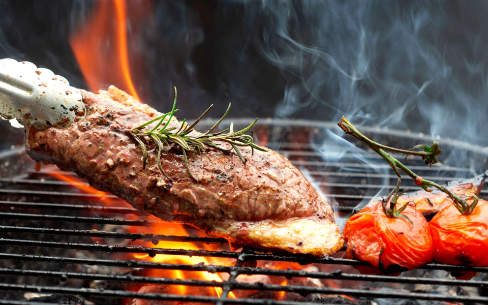ψήσιμο-στα-κάρβουνα-ή-στο-γκάζι-2299347
