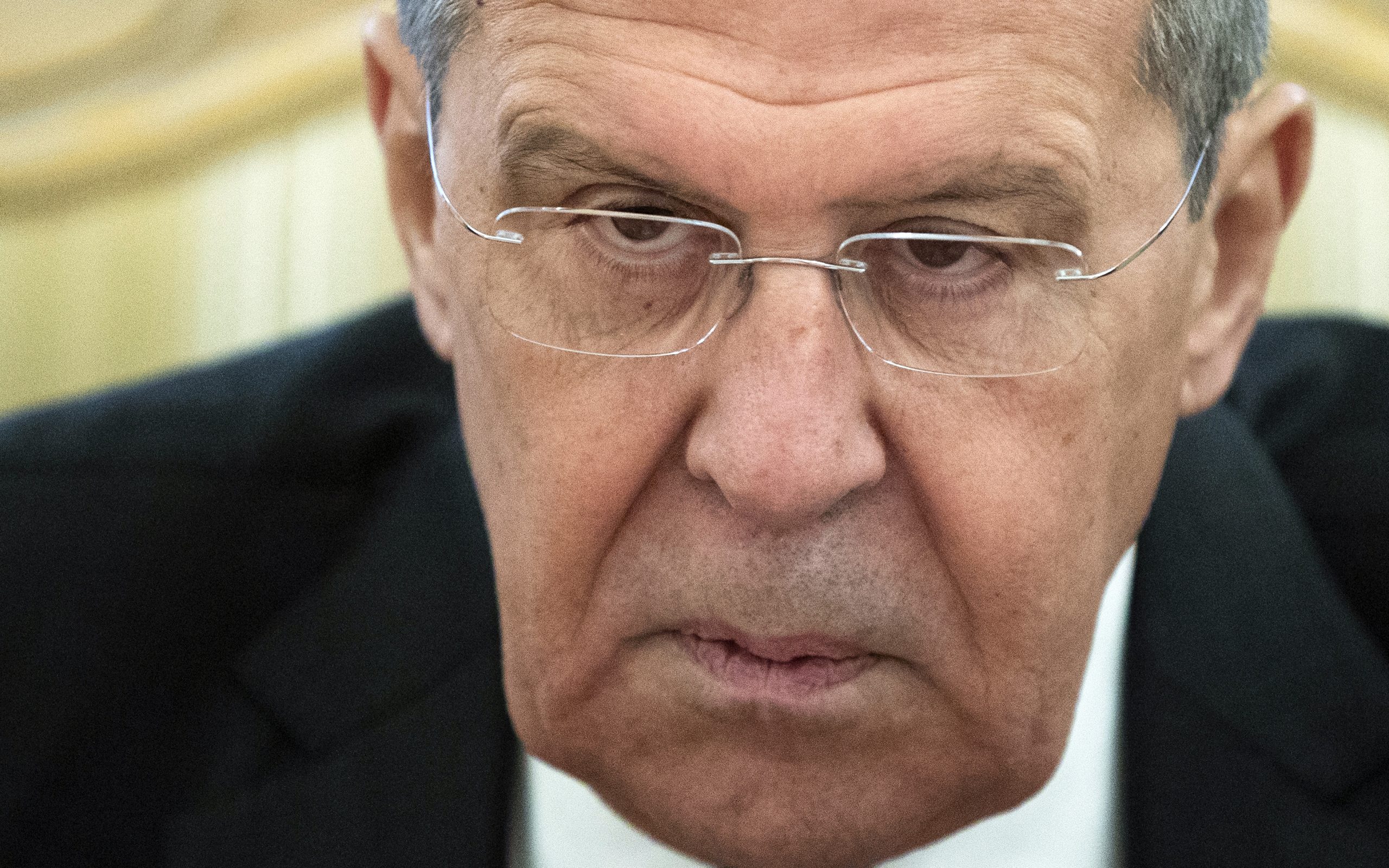 κεκλεισμένων-των-θυρών-συνάντηση-λαβ-2300267