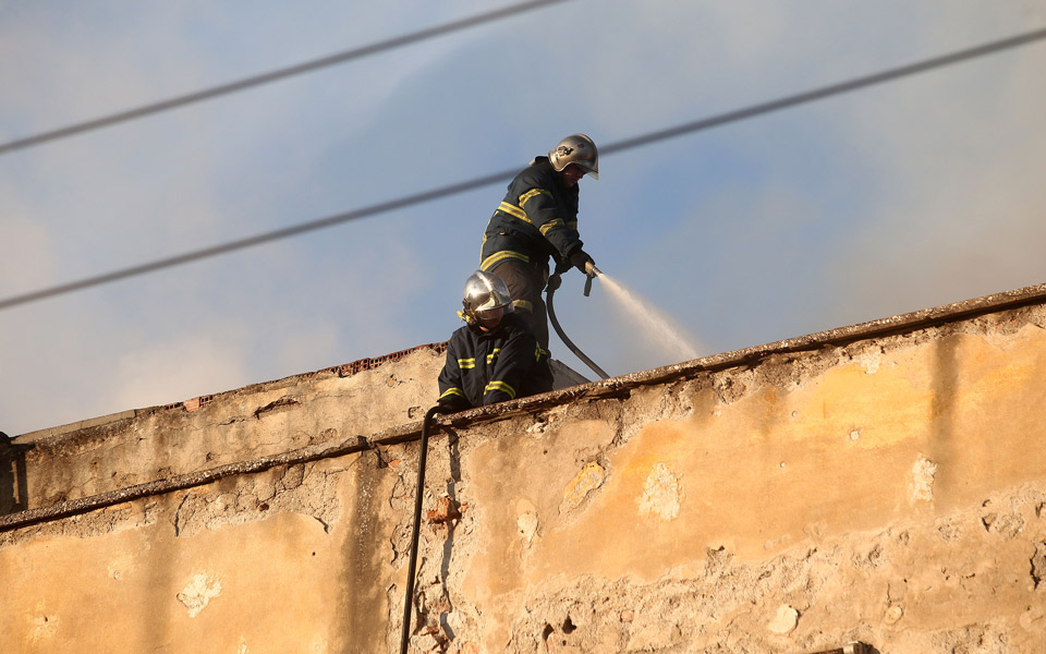 φωτιά-σε-μηχανουργείο-κοντά-σε-εμπορι-2298327