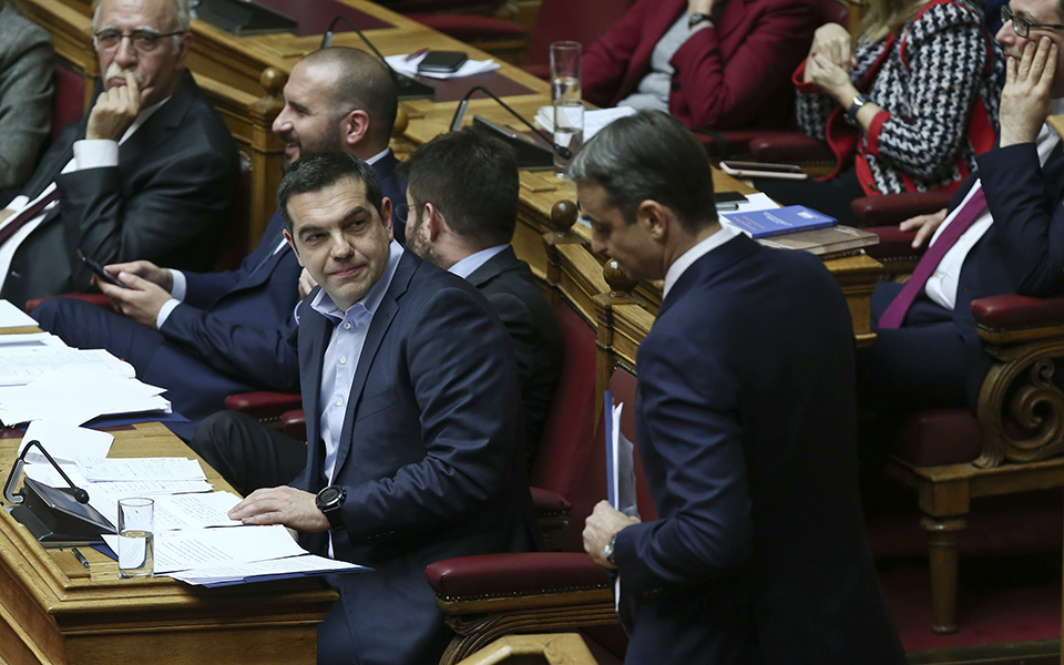 διαξιφισμοί-τσίπρα-μητσοτάκη-στη-βο-2299839