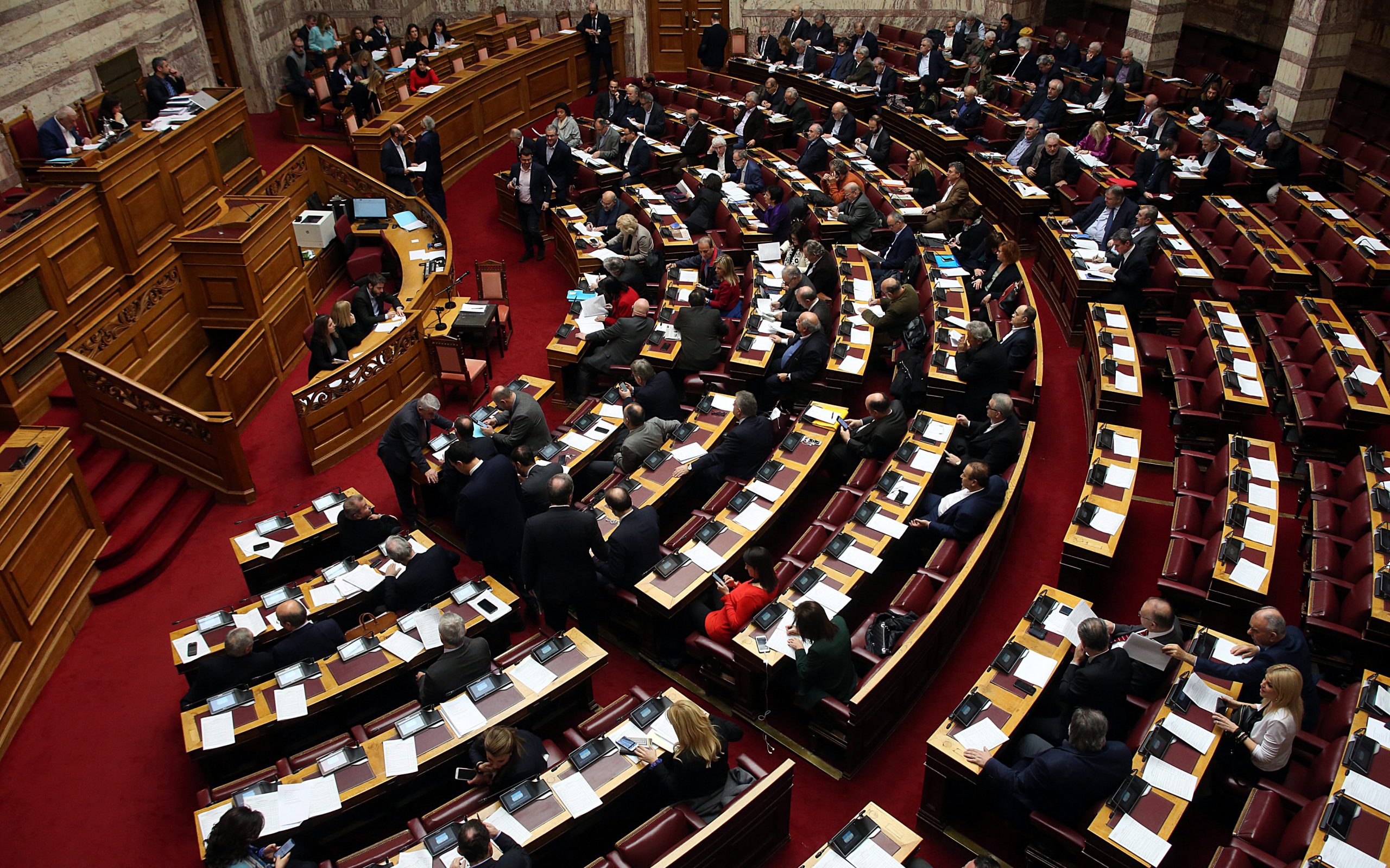 βουλή-ρωγμές-και-προβληματισμό-έβγαλ-2300300