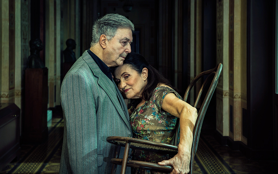 αυτοσχεδιασμοί-σωμάτων-μιας-κάποιας-2302712