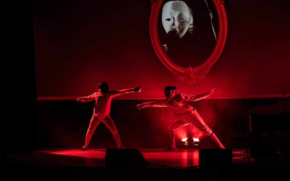 φιλόδοξη-βουτιά-στον-κόσμο-του-καζα-2305227