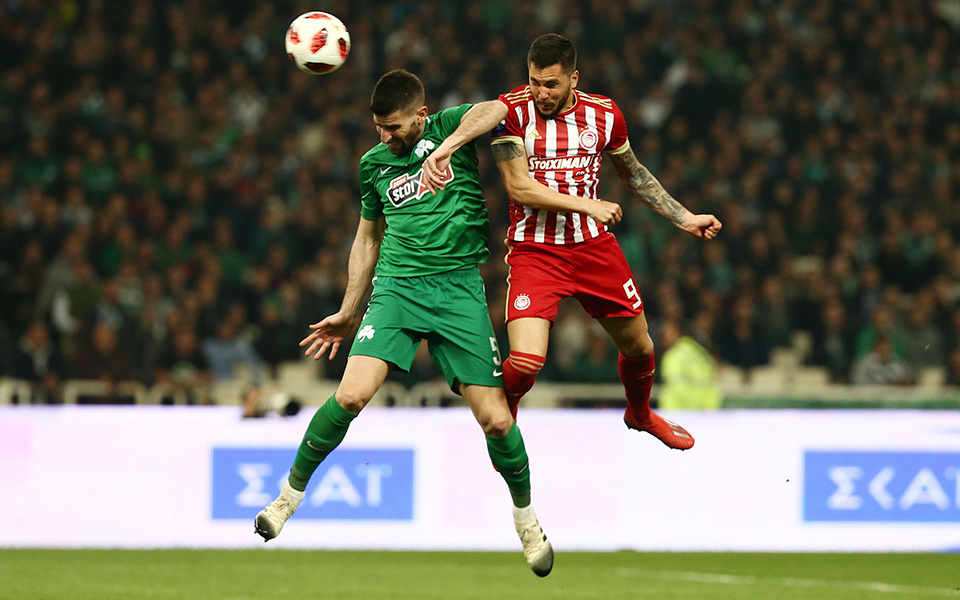 ολυμπιακός-αγκαλιά-με-τον-2ο-προκριμ-2305555