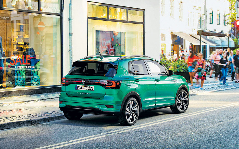 η-άνοιξη-μάς-έρχεται-από-τη-γενεύη-2304181