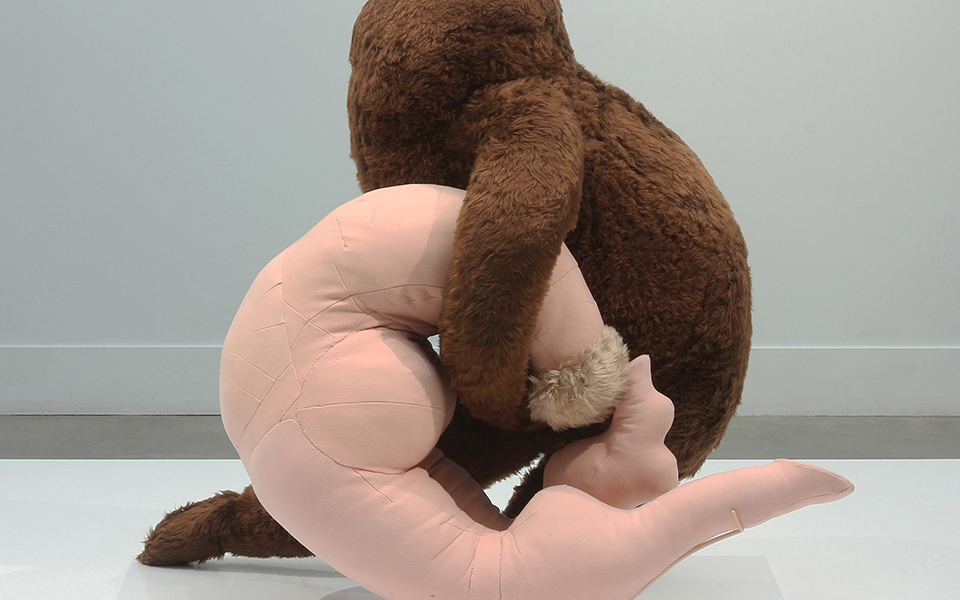 η-ιέρεια-του-σουρεαλισμού-2306225