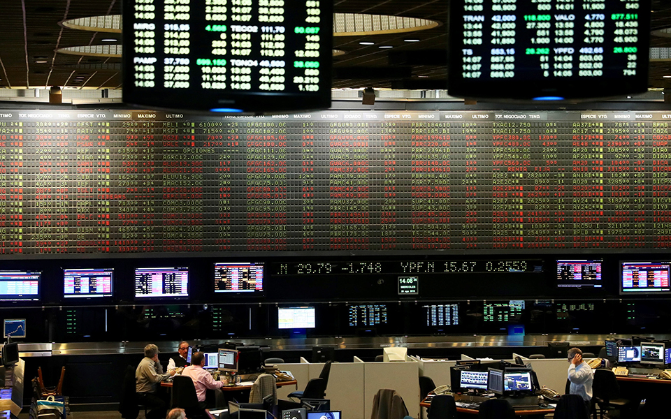 πιο-εύκολες-οι-πωλήσεις-κόκκινων-δανε-2307037