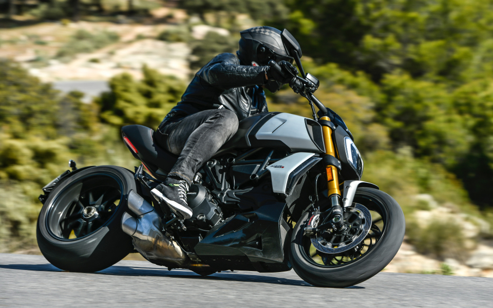 αποστολή-μάλαγα-ducati-diavel-1260s-2306532