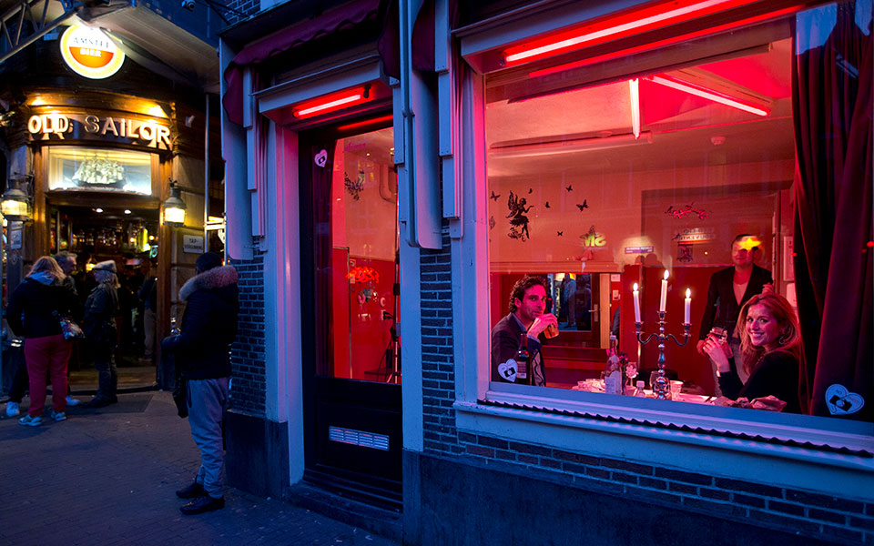 απαγορευμένη-η-κόκκινη-συνοικία-2307410