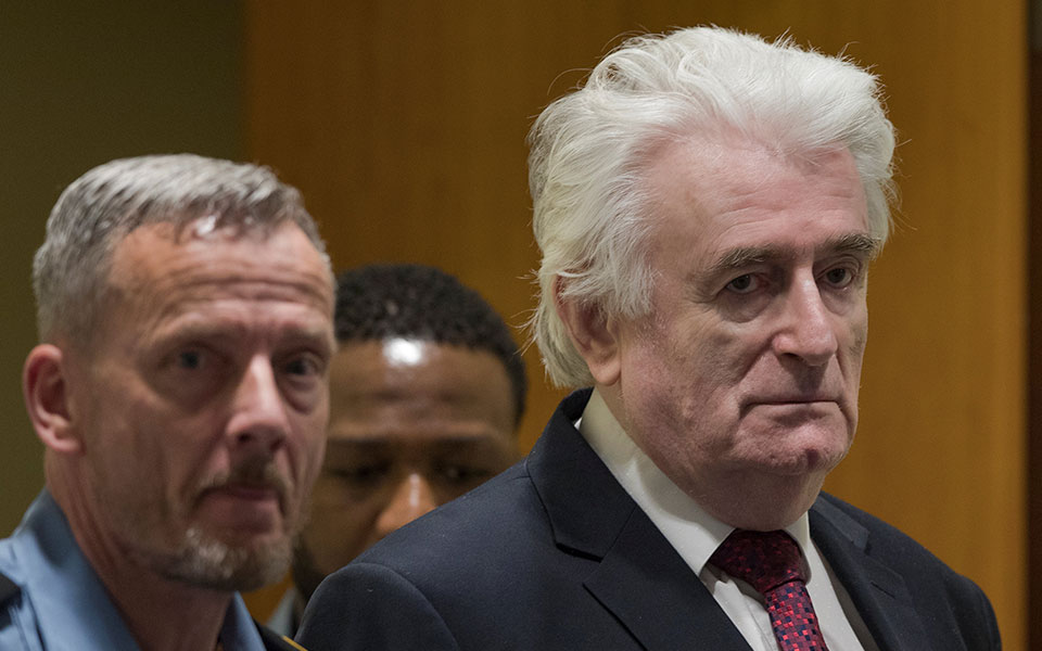 ισόβια-στον-κάρατζιτς-για-τη-σφαγή-της-2305884