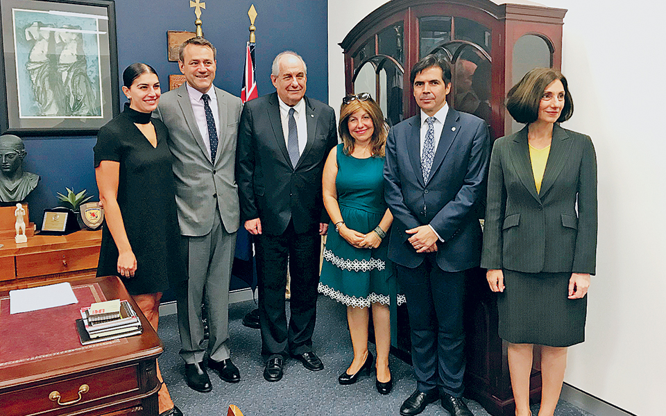 σιγά-μην-ντραπεί-ο-τσίπρας-2307330