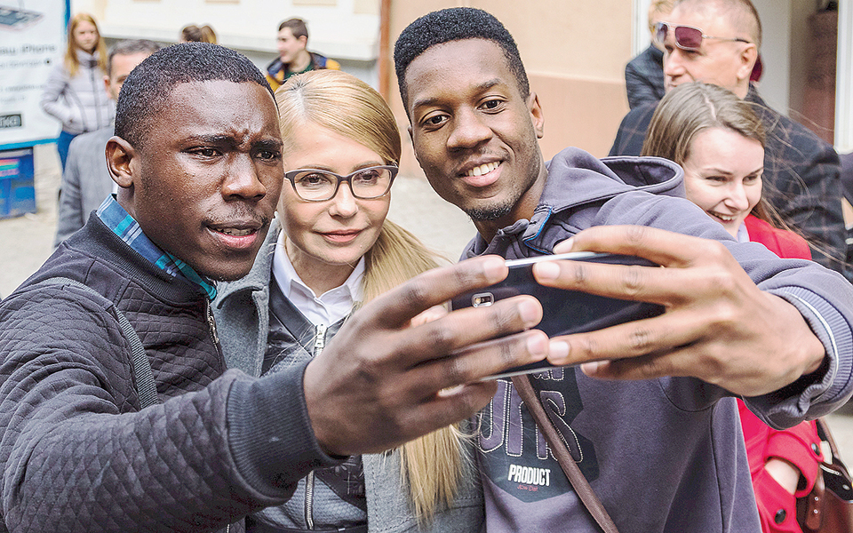 ουκρανία-προηγείται-ένας-κωμικός-ενό-2306994