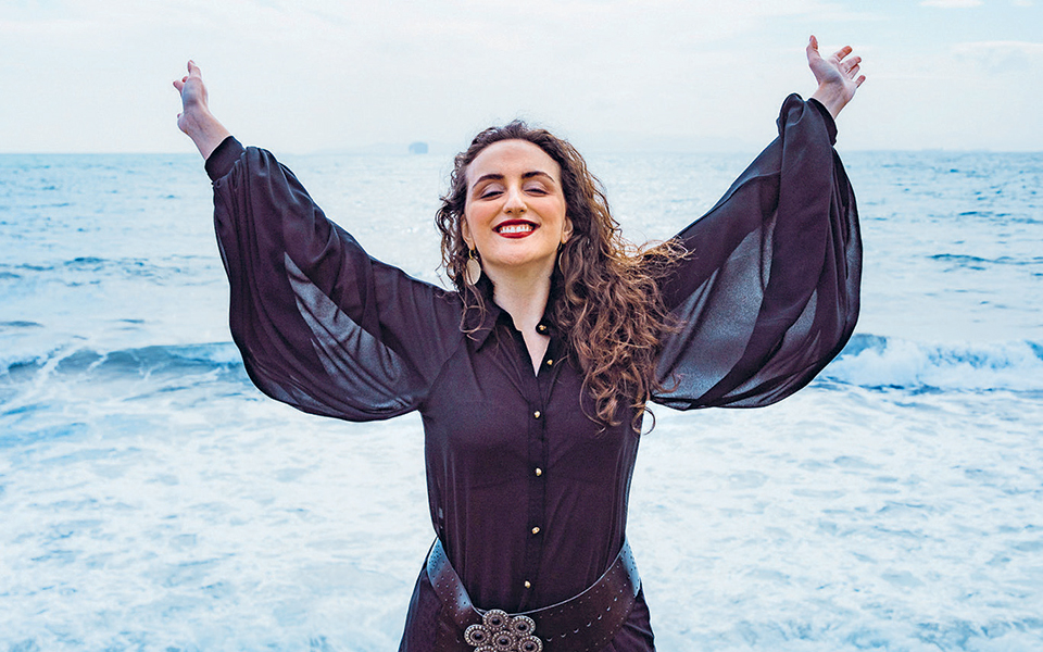 ενα-εικοσιτετράωρο-με-την-τραγουδίστ-2305100