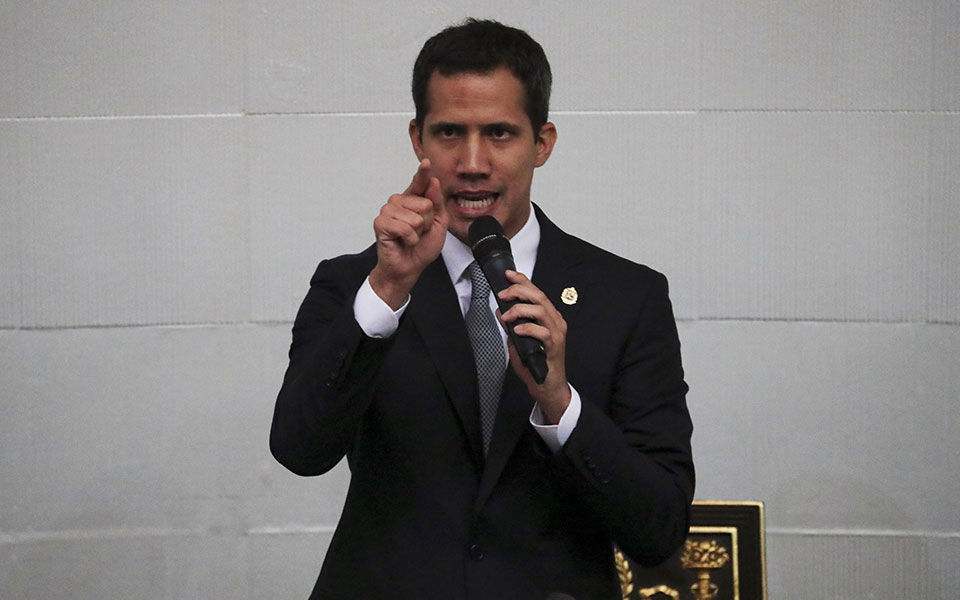 η-κολομβία-διώχνει-τον-χουάν-γκουαϊδό-2306759