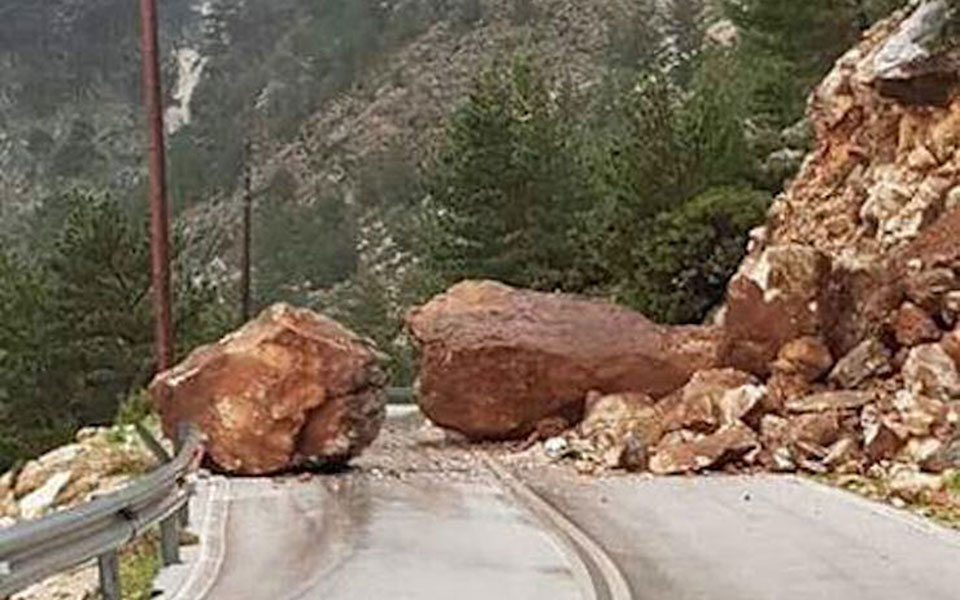 σε-κατάσταση-έκτακτης-ανάγκης-τα-νησι-2307849