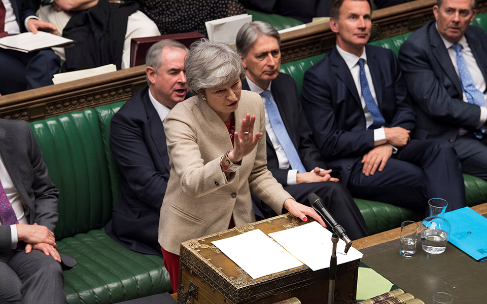 brexit-η-telegraph-καλεί-την-μέι-να-παραιτηθεί-2307716