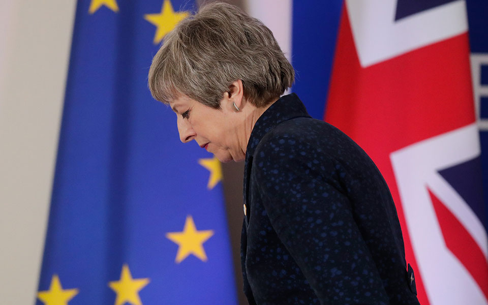 sunday-times-απομάκρυνση-μέι-μεθοδεύουν-11-υπουργ-2306530