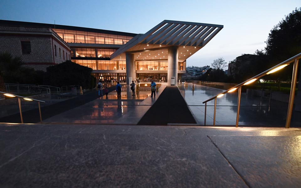 ελεύθερη-είσοδος-στο-μουσείο-της-ακρό-2304627