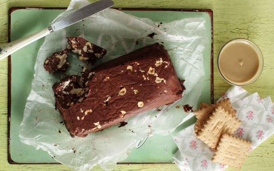 ταχινένιος-χαλβάς-σε-μωσαϊκό-2304861