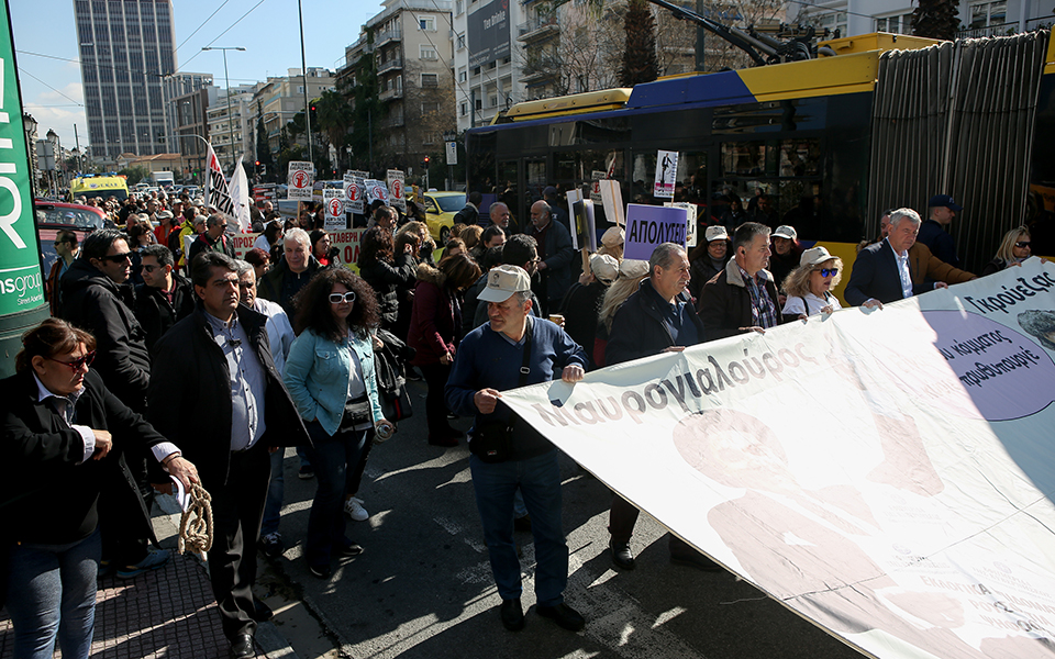ποεδην-24ωρη-απεργία-και-πορεία-στο-κέν-2304785