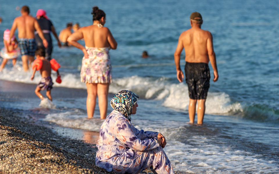 οι-διακοπές-των-ευσεβών-2305060