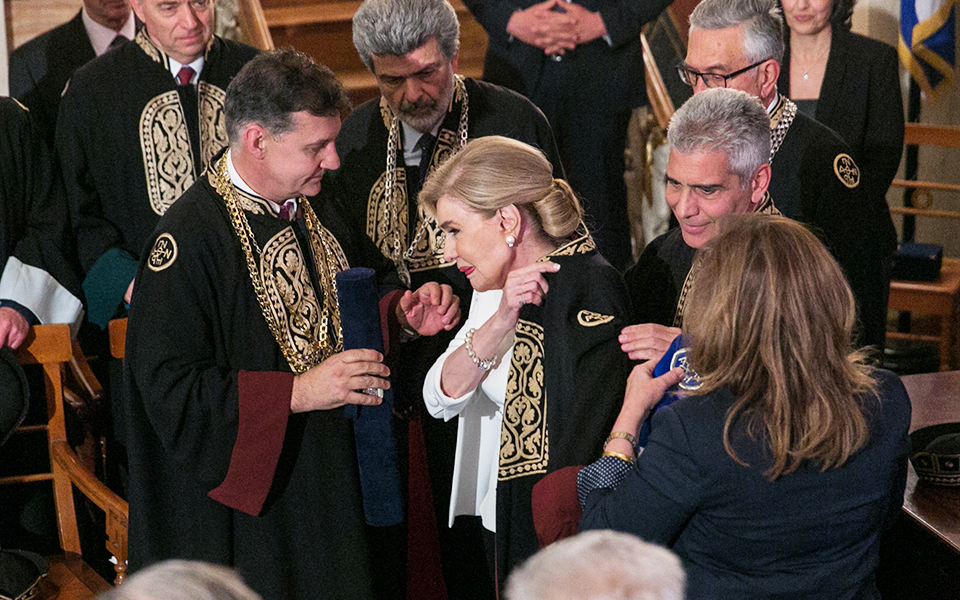 η-ιατρική-σχολή-αθηνών-ανακήρυξε-τη-μα-2308788