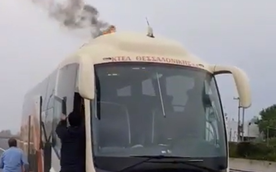 φωτιά-σε-λεωφορείο-του-κτελ-θεσσαλονί-2309491