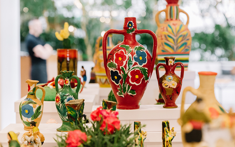 h-γοητεία-των-ταπεινών-κεραμικών-στο-πω-2310078